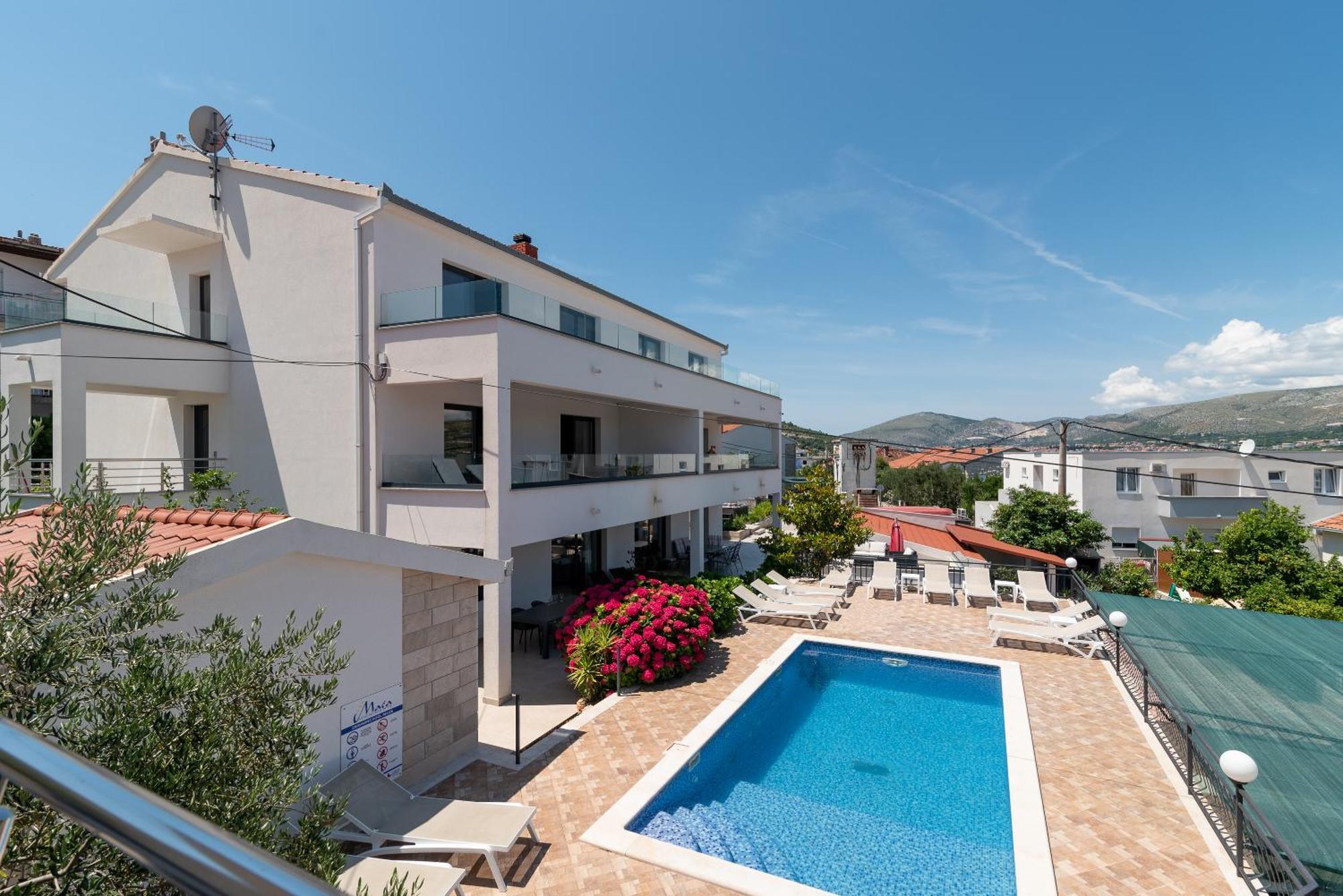 Maca Apartments & Suites Trogir Exterior photo
