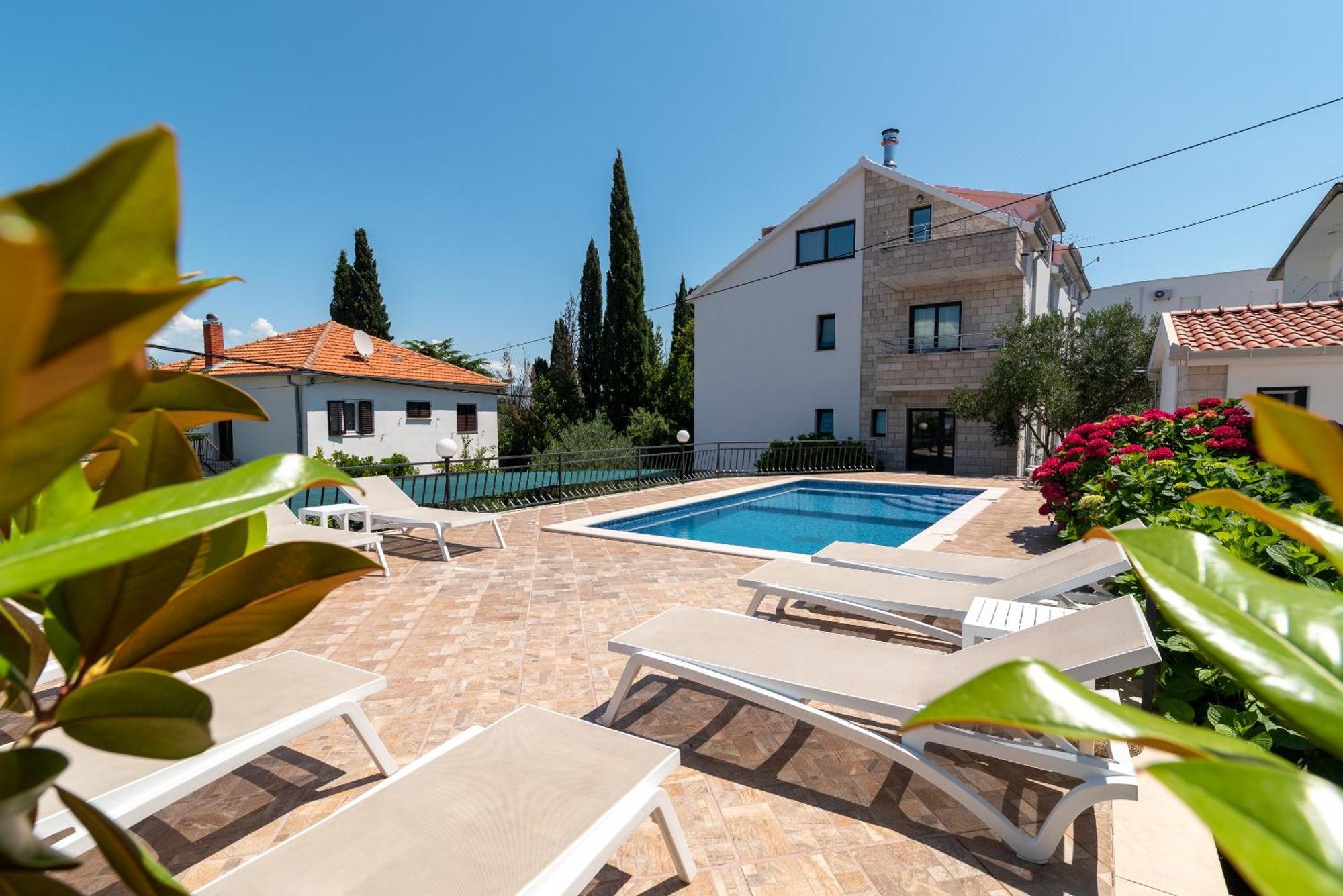 Maca Apartments & Suites Trogir Exterior photo